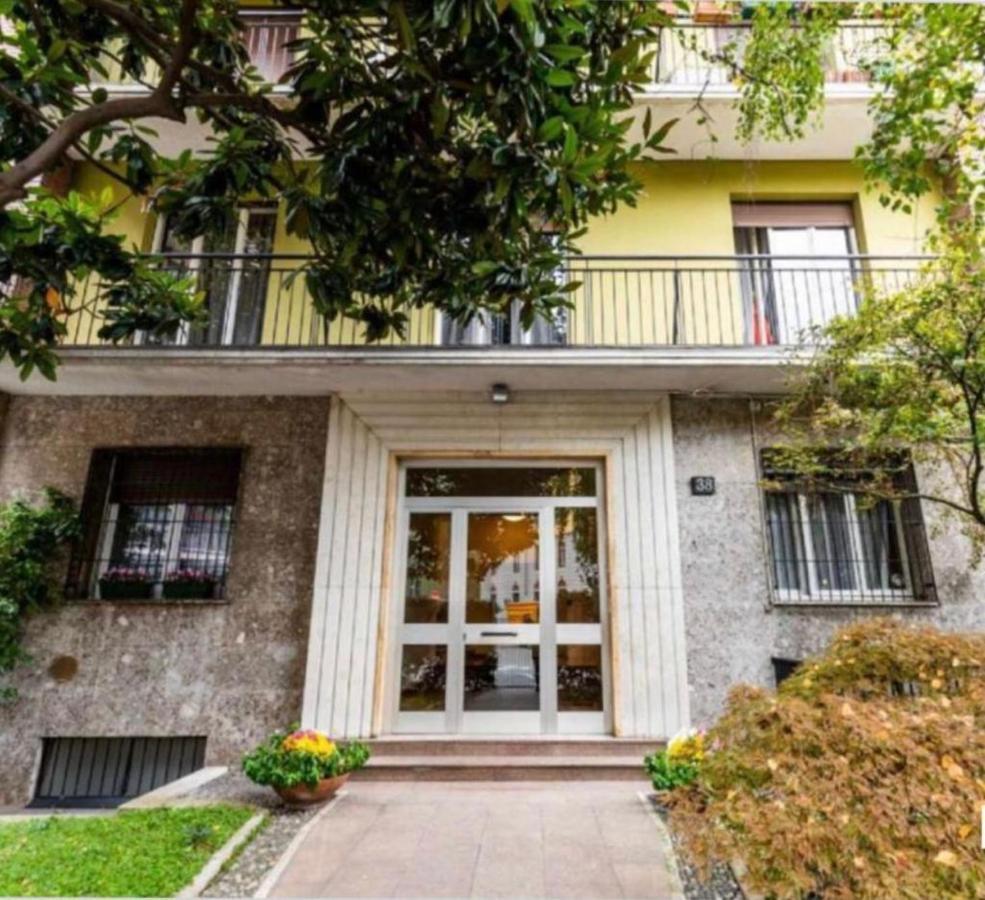 Elegante Appartamento In Zona Tortona-Solari Milánó Kültér fotó